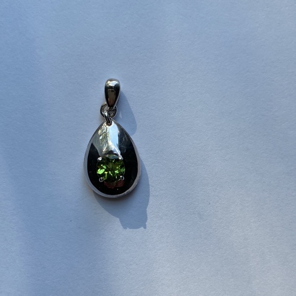 Sterling Silver Teardrop Pendant With Green Stone - Picture 4 of 7